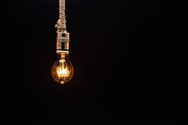 lamp-3726722_1280.jpg